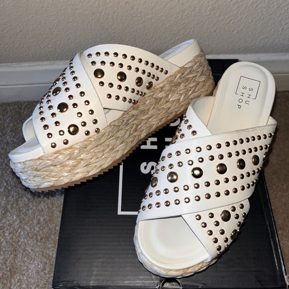 ShuShop Women's White Studded Platform Sandals - Picture 7 of 7